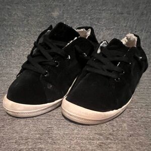 TORRID RUCHED SNEAKERS